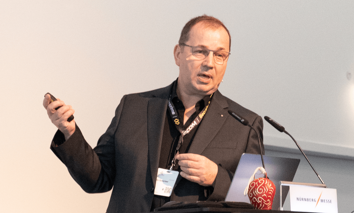 Götz Schartner Götz Schartner, 8com