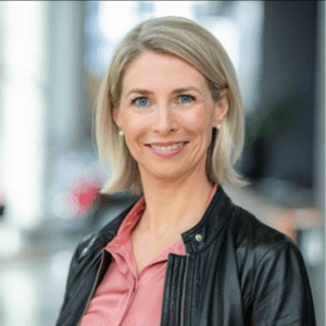 Julia Mayr, Mercedes-Benz